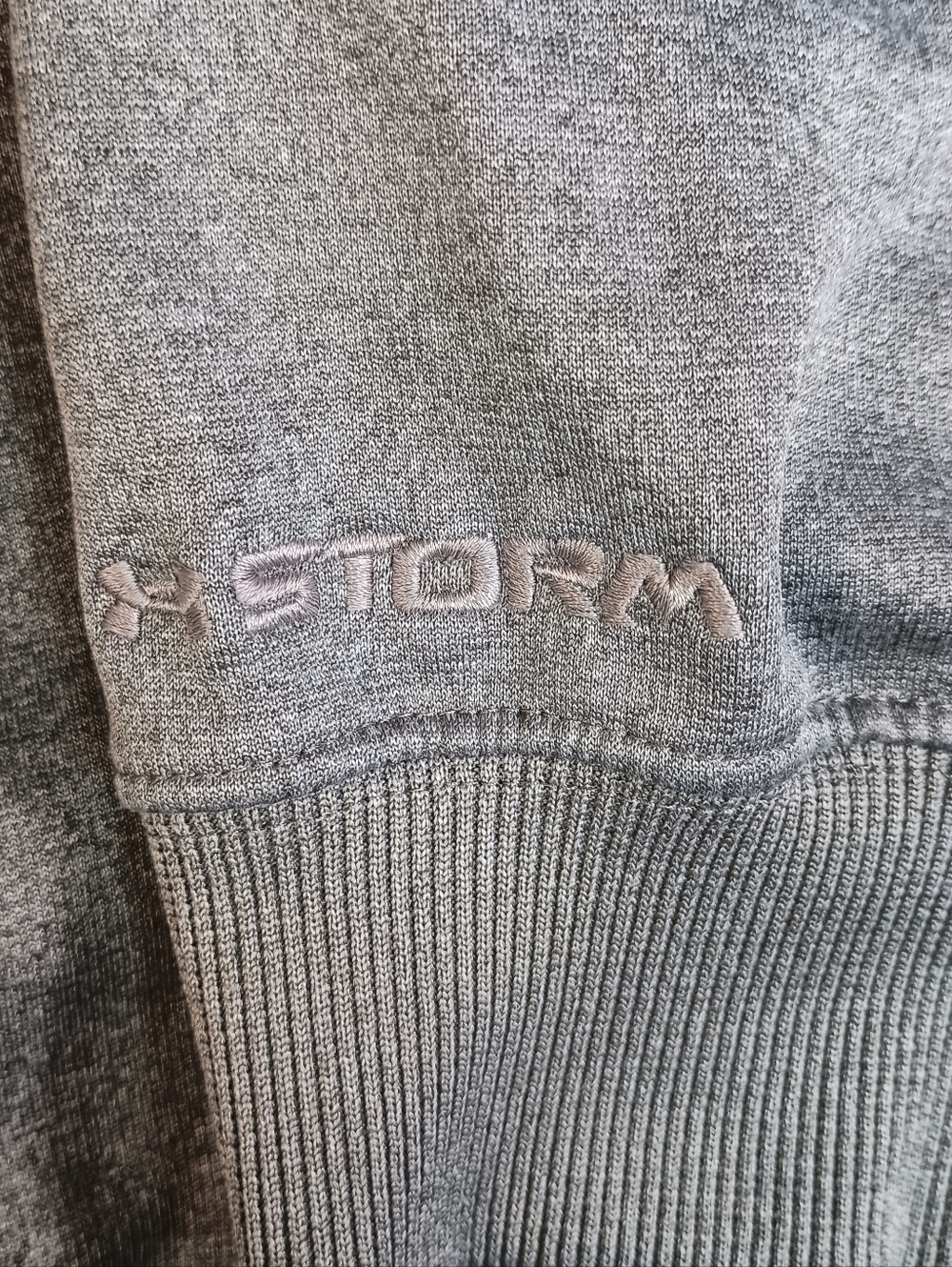 Under Armour Storm Notre Dame Fighting Irish Gray Men's XL Performance Hoodie - Picture 4 of 7